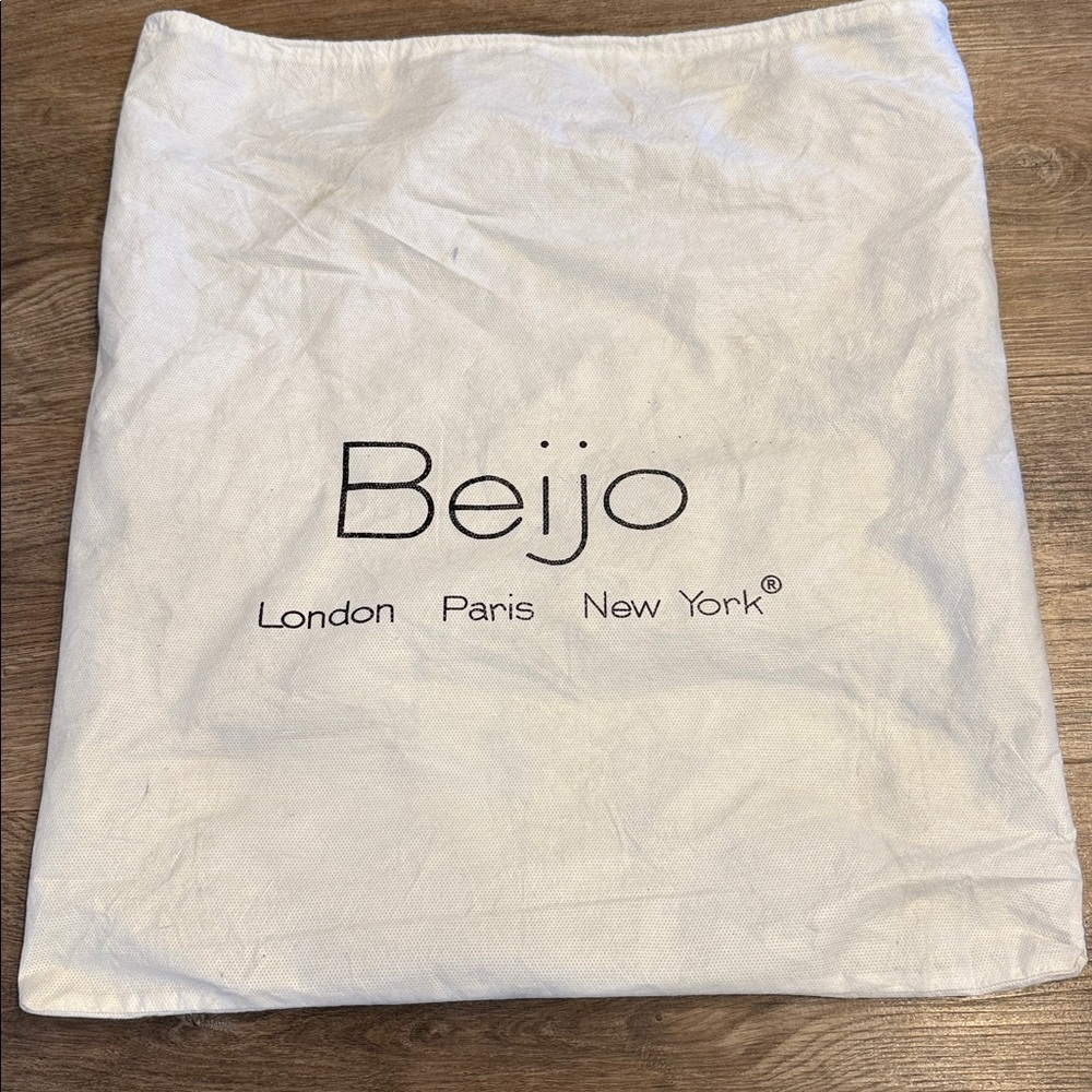 Beijo Pink Shoulder Bag - Picture 11 of 12